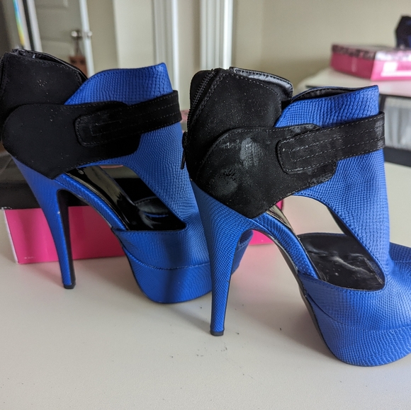 Faux Suede Platform Peep Toe - Picture 2 of 5